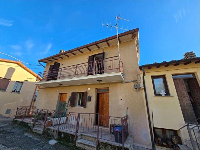 Casa trilocale in affitto in Valserra Valnerina, Terni