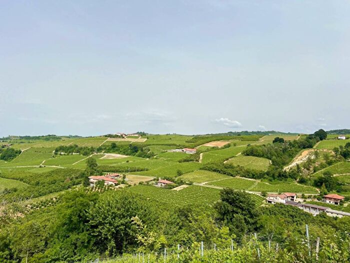 Casa con 6 locali in vendita in Centro, Alba