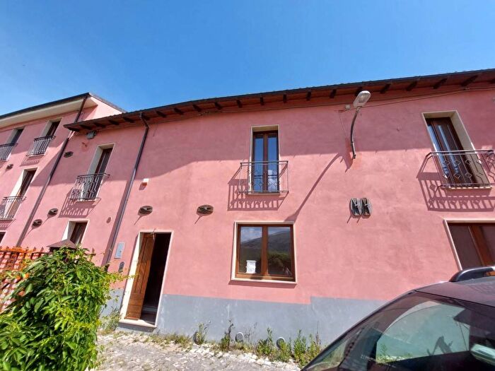 Casa quadrilocale in affitto in Roio, LAquila