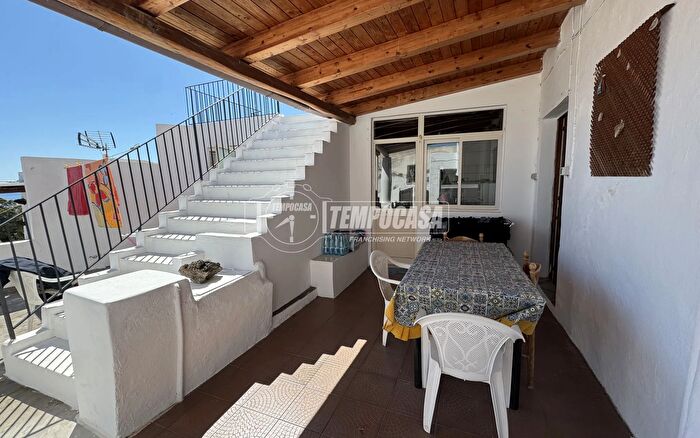 Appartamento con 5 locali in vendita in Via Venezia Stromboli, Lipari