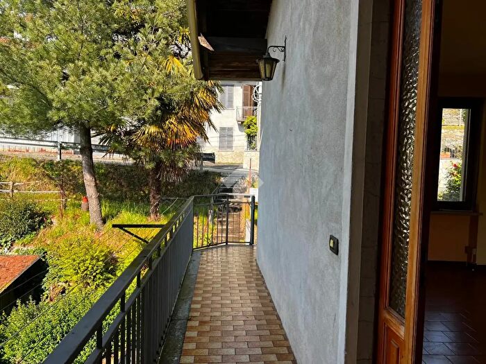 Casa con 8 locali in vendita in Frazione Cerruti, Valdilana