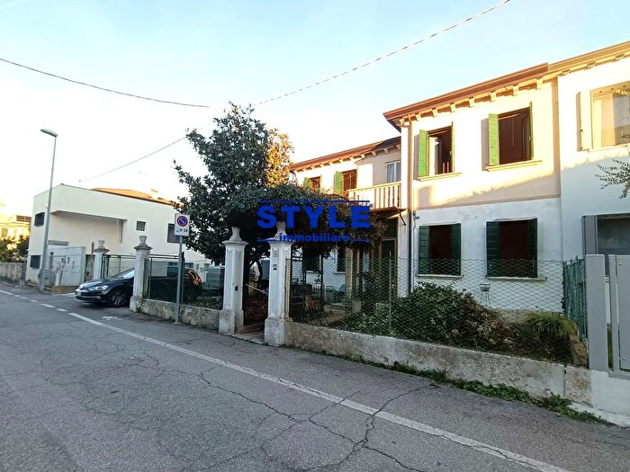 Casa con 7 locali in vendita in Dolo