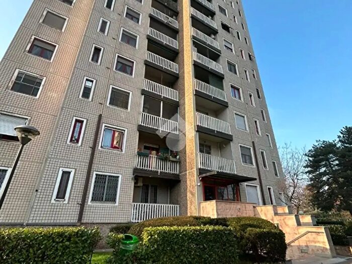 Appartamento trilocale in vendita in Via Borsa Mario, Milano