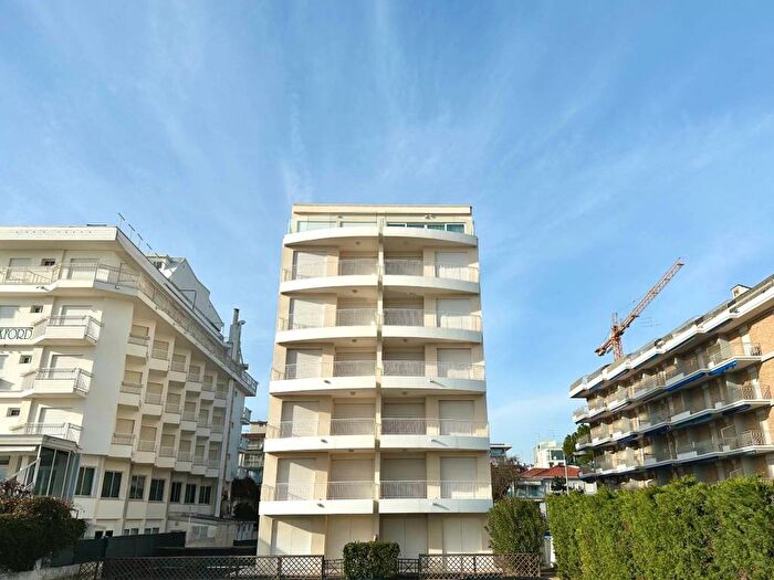 Appartamento trilocale in affitto in Via Giosuè Carducci, Lido Centro Ovest, Jesolo