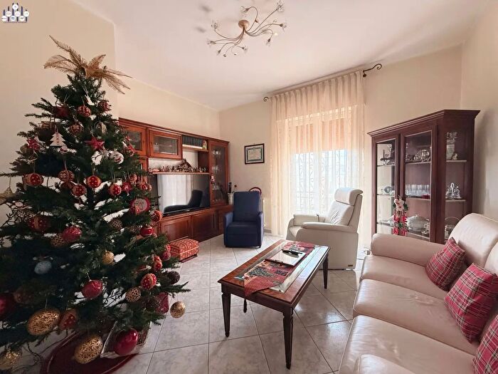 Appartamento trilocale in vendita in Via Sardegna, Siracusa