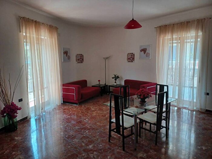 Appartamento trilocale in affitto in Via Ercole Cantone, Centro, Pomigliano d'Arco