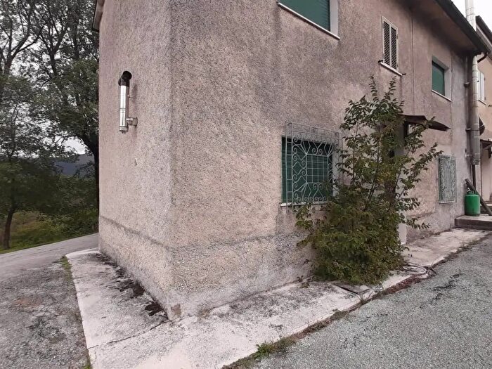 Appartamento con 5 locali in vendita in Pian di Balbano, Cantiano