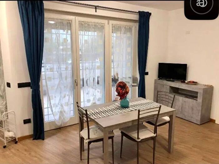 Appartamento trilocale in affitto in Via Ugo Zatterin, Monti Tiburtini, Roma