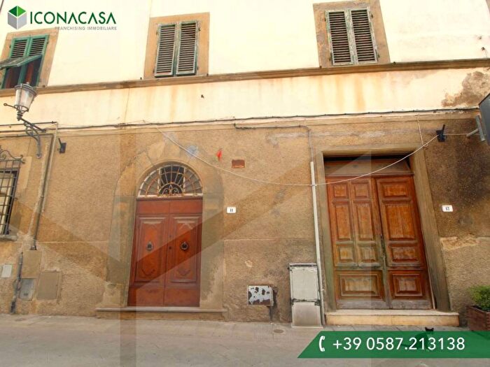 Casa con 6 locali in vendita in Via Camillo Benso di Cavour, Centro, Castelfranco di Sotto