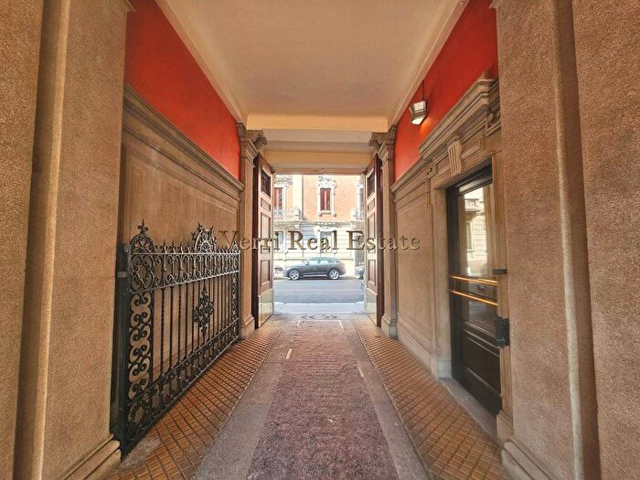 Appartamento trilocale in affitto in Via Spartaco, Montenero, Milano