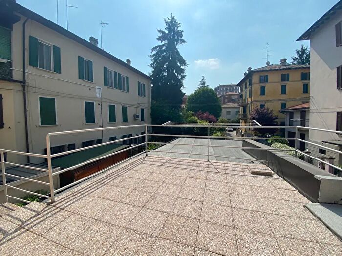 Casa quadrilocale in vendita in Reggio nell'Emilia