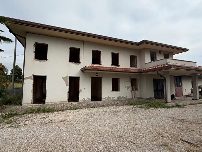 Casa con 5 locali in vendita in Vigonovo Via Silvio Pellico, Vigonovo