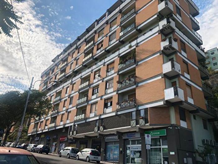 Appartamento trilocale in vendita in Viale dei Bizantini, Catanzaro