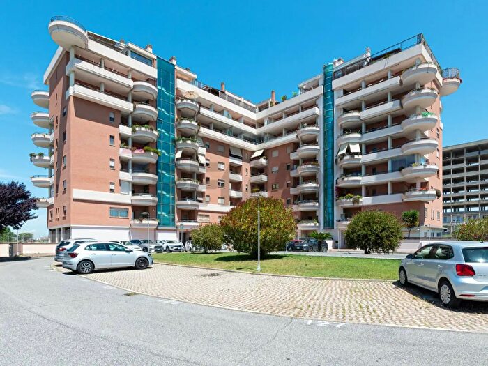 Appartamento bilocale in affitto in Via di Acilia, Roma