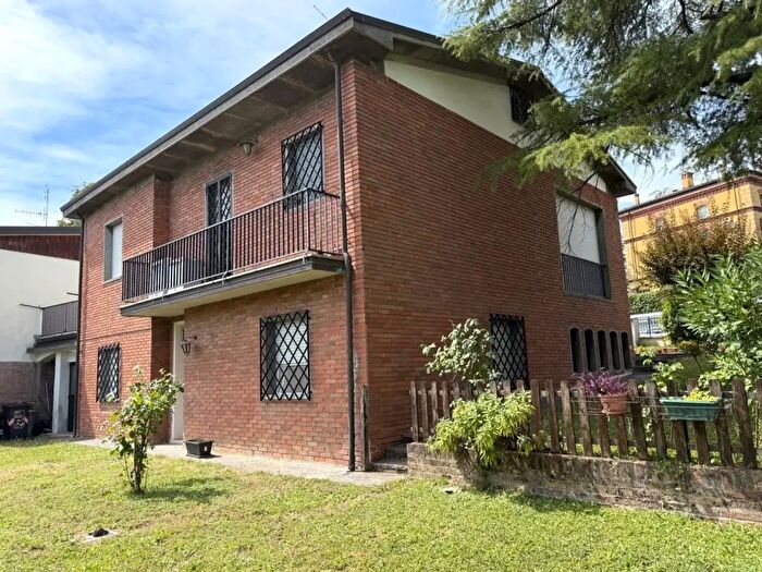 Casa con 5 locali in vendita in Via Predosa, Zola Predosa