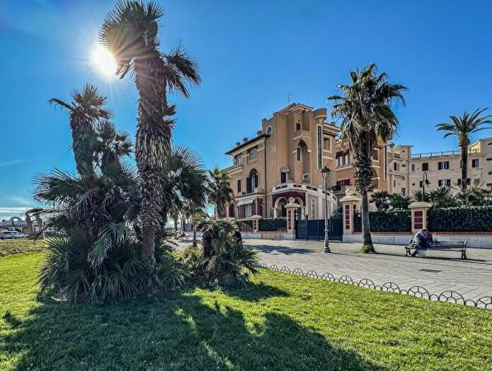 Appartamento con 6 locali in vendita in Piazza Anco Marzio, Roma