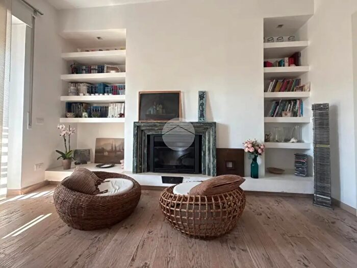 Appartamento con 6 locali in vendita in Via Franco Sacchetti, Roma