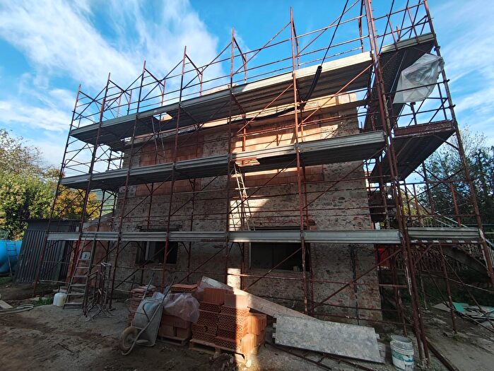 Casa quadrilocale in vendita in Ponte a Moriano Lu, Lucca