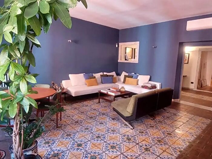 Appartamento con 7 locali in vendita in Carrara