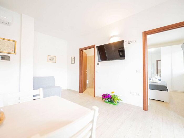 Appartamento trilocale in affitto in Via Appia Pignatelli, Quarto Miglio, Roma