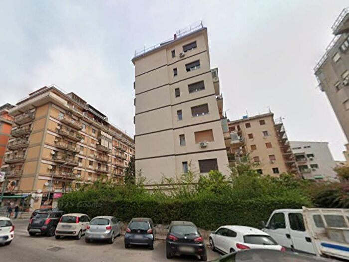 Appartamento con 6 locali in affitto in Viale delle Alpi, De Gasperi Croce Rossa, Palermo