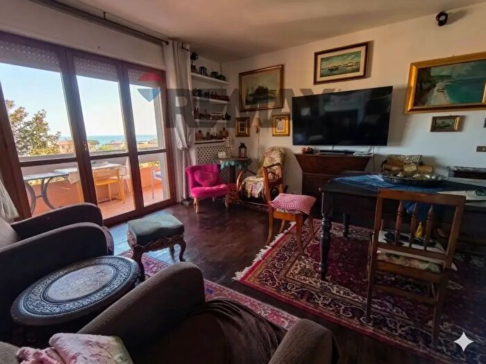 Casa con 7 locali in vendita in Via Domenico Gallucci, Francavilla Al Mare
