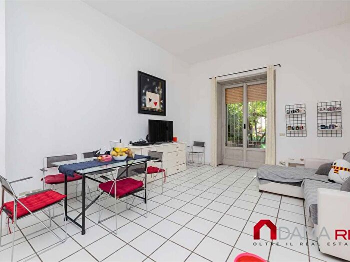Appartamento trilocale in affitto in Via Deffenu, Città Studi, Milano