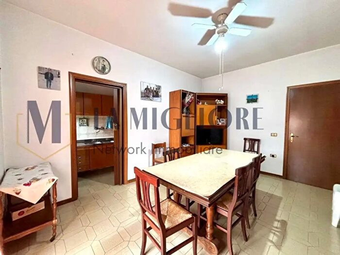 Appartamento quadrilocale in vendita in Via Argonne, Prato