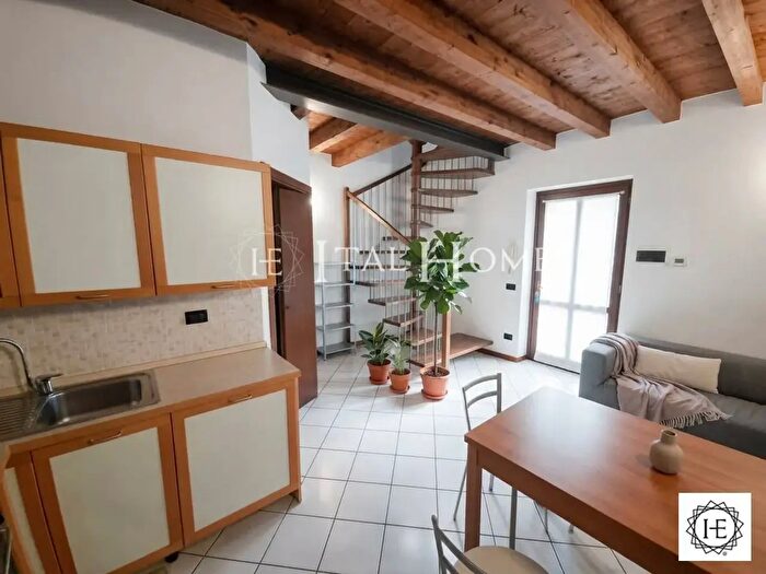 Appartamento bilocale in vendita in Via Ceresoli, Capriate San Gervasio