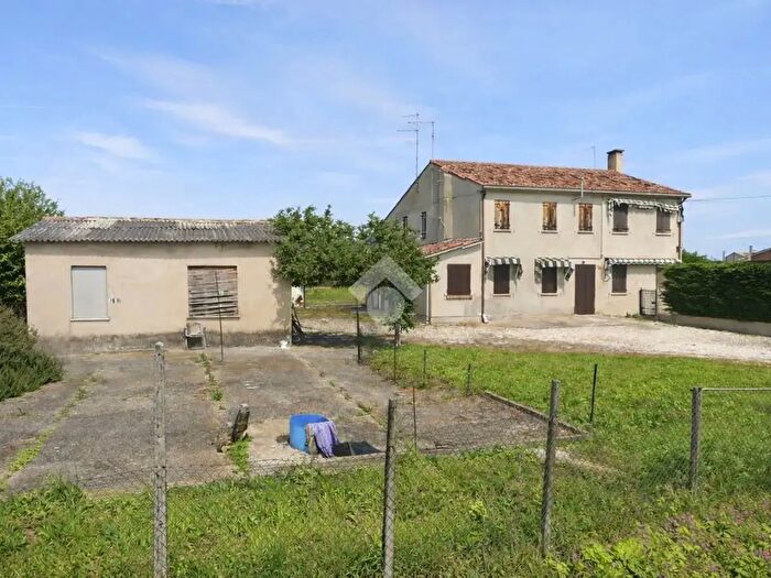 Casa quadrilocale in vendita in Via C Battisti, Bagnoli Di Sopra