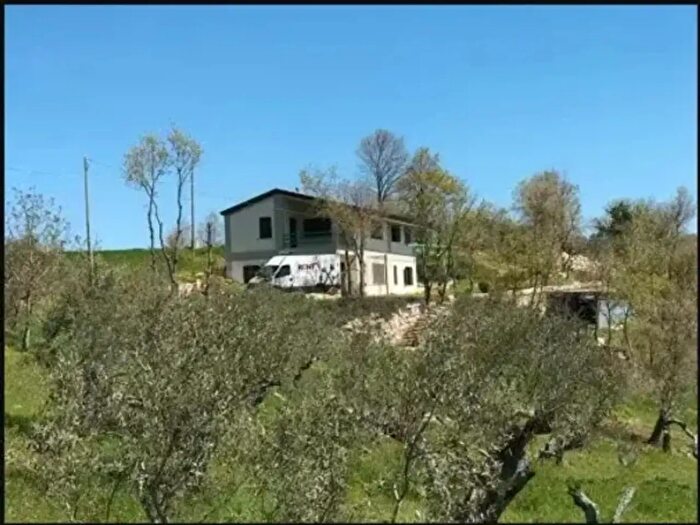 Casa con 6 locali in vendita in Contrada Gugliete, Pontelandolfo
