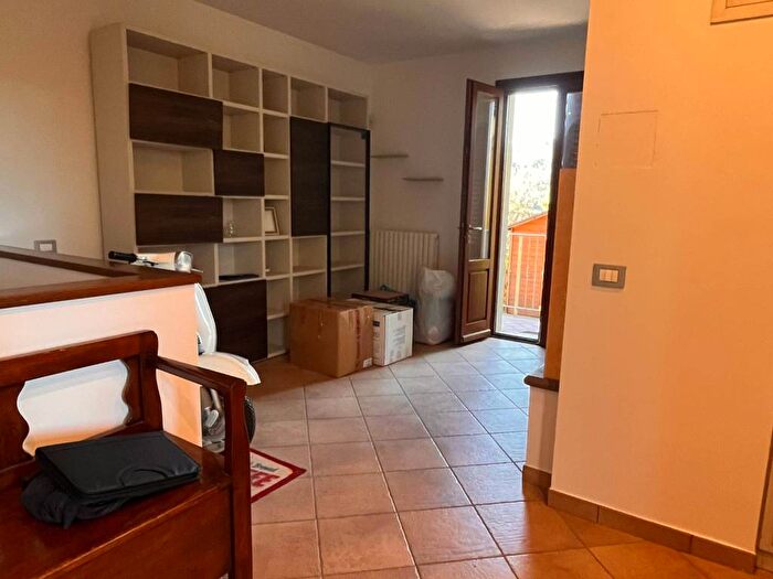 Casa con 5 locali in vendita in Via Nuova per Schignano, Centro, Vaiano