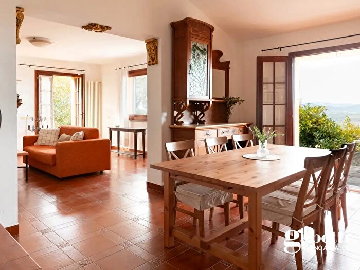 Casa con 6 locali in vendita in Strada Friuli Snc, Tavullia