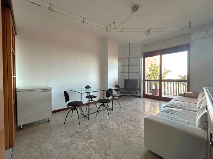 Appartamento bilocale in affitto in Via Messina, Cenisio, Milano