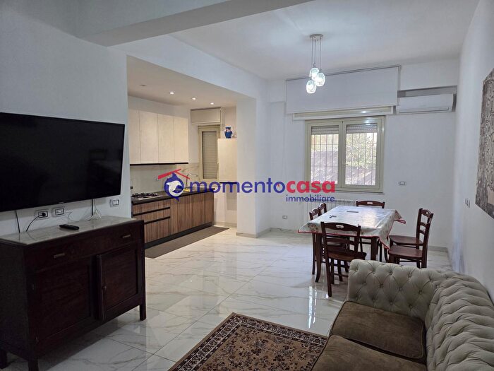 Appartamento trilocale in vendita in Via Melacrino, Reggio Calabria