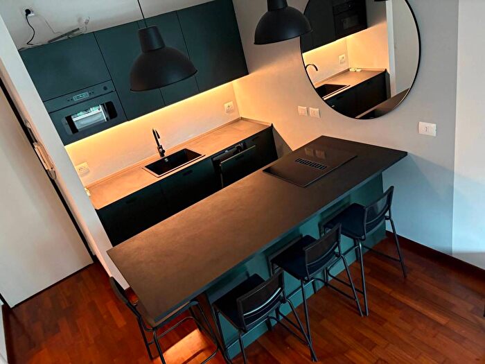 Appartamento bilocale in affitto in Via Ugo Bassi, Isola, Milano