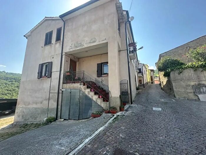 Casa con 7 locali in vendita in Località Schiaviano, Montorio Al Vomano