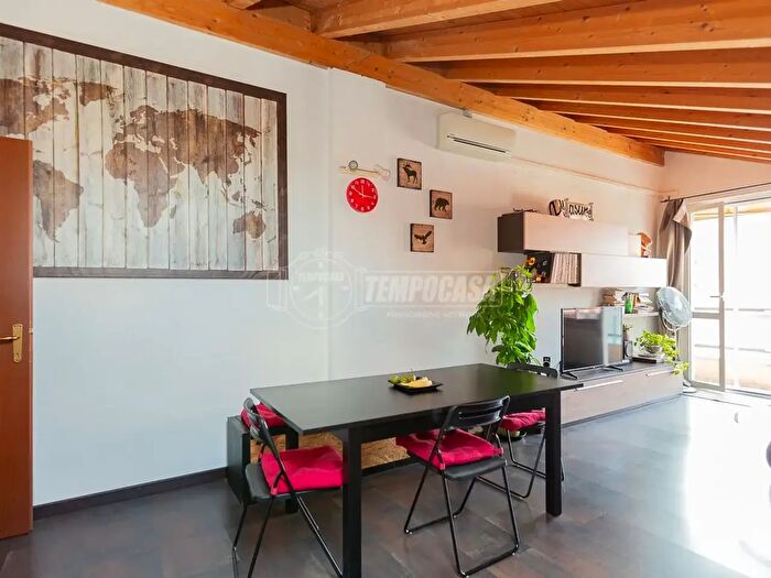 Casa con 8 locali in vendita in Pioltello