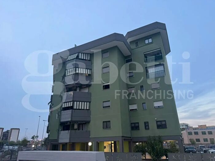 Appartamento trilocale in vendita in Via Lombardia, Bari