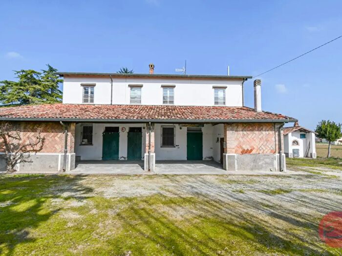 Casa con 5 locali in vendita in Cesena