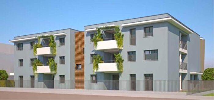 Appartamento trilocale in vendita in Via Guglielmo Oberdan, Arosio