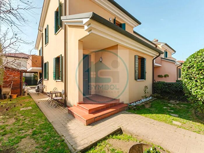 Casa quadrilocale in vendita in Via Rossignago, Spinea