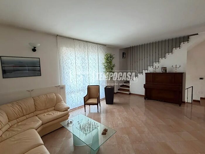 Appartamento quadrilocale in vendita in Via Alcide De Gasperi, Gossolengo