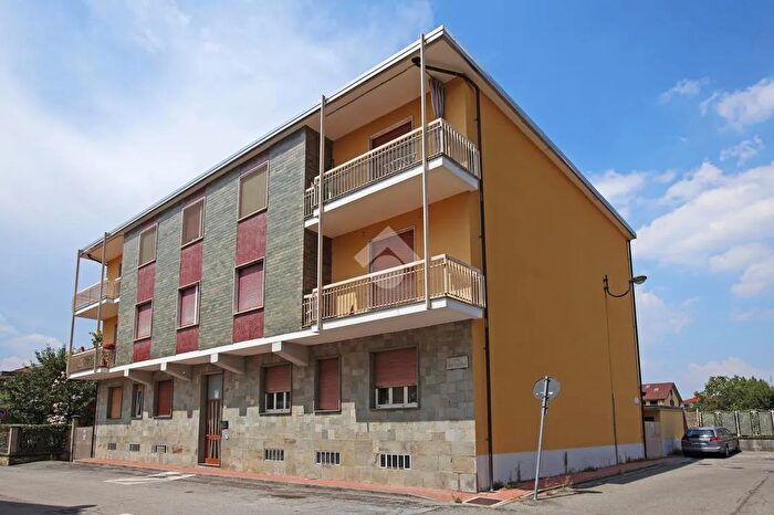 Appartamento quadrilocale in vendita in Via Ugo Foscolo, Beinasco