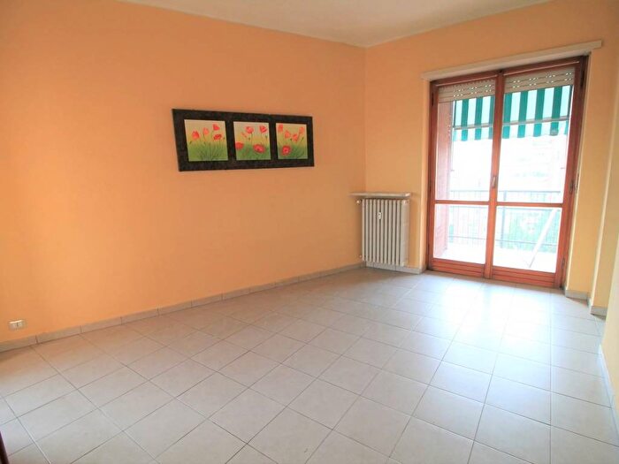 Appartamento trilocale in affitto in Piazza Basilicata, Santa Rita, Torino