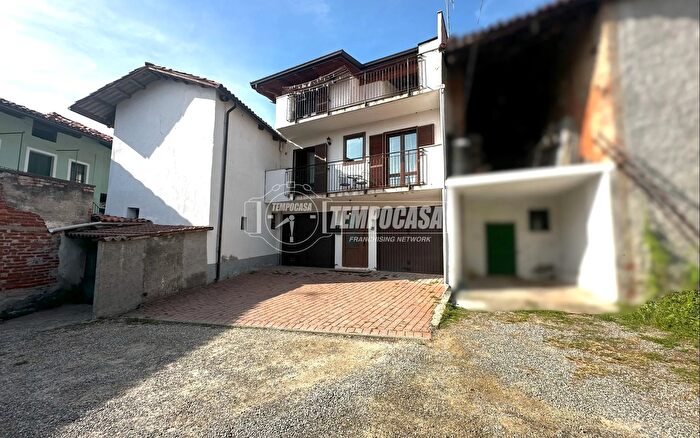 Casa con 6 locali in vendita in Via Giuseppe Quilico, Pavone Canavese