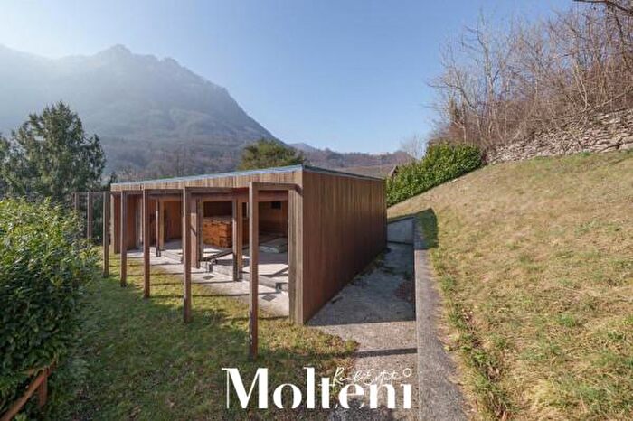 Casa quadrilocale in vendita in Via Valsassina, Taceno