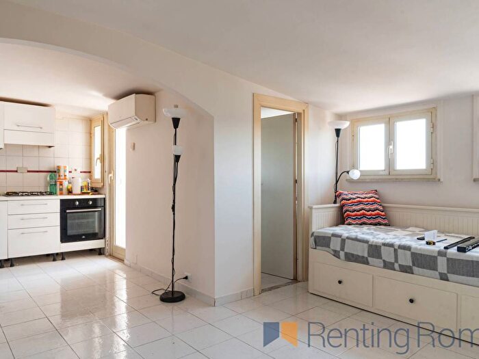 Appartamento monolocale in affitto in Via Gradoli, Tomba di Nerone, Roma