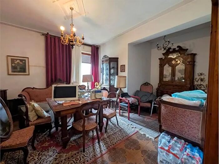 Appartamento con 5 locali in vendita in Pistoia