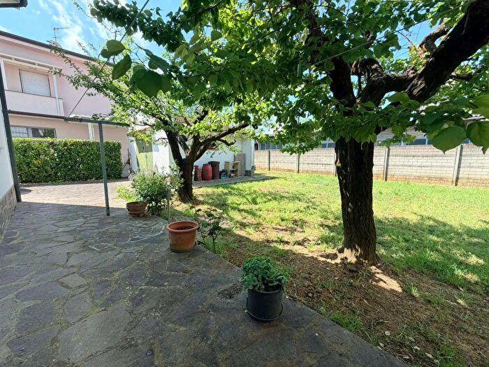 Casa trilocale in vendita in Via Pinocchio, Ponsacco